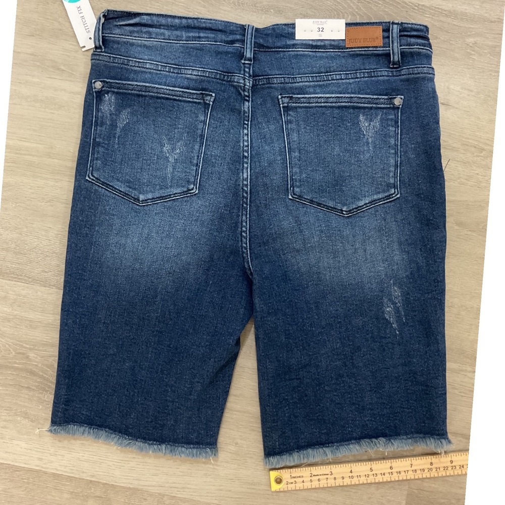Judy Blue Womens High Waist Bermuda Shorts Distressed Dark Blue Size 32 NEW - Picture 2 of 6
